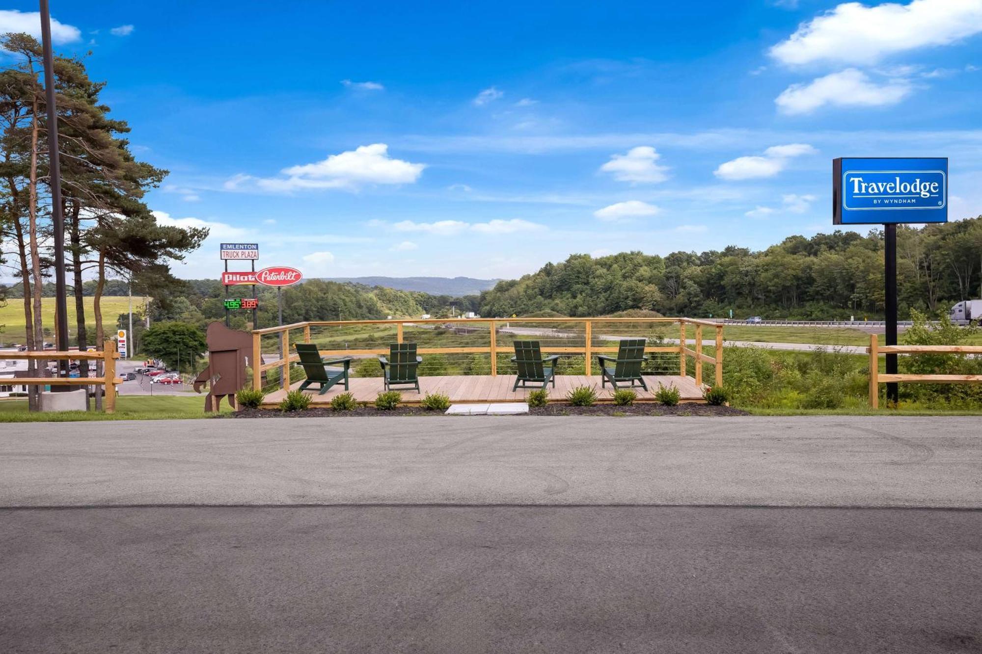 Travelodge By Wyndham Emlenton Exterior photo